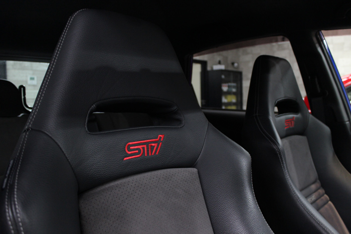 スバル インプレッサWRX STI 運転席シートアップ