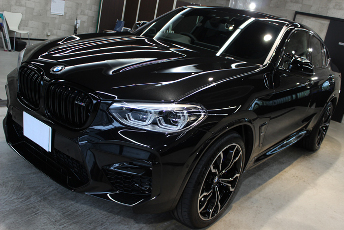BMW X4 Mコンペティション ブラックサファイア ボンネット