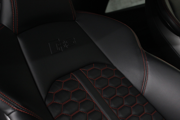 アウディ RS5 グレイシアホワイトメタリック シートコーティング 運転席 アップ