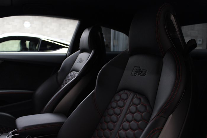 アウディ RS5 グレイシアホワイトメタリック シートコーティング 助手席