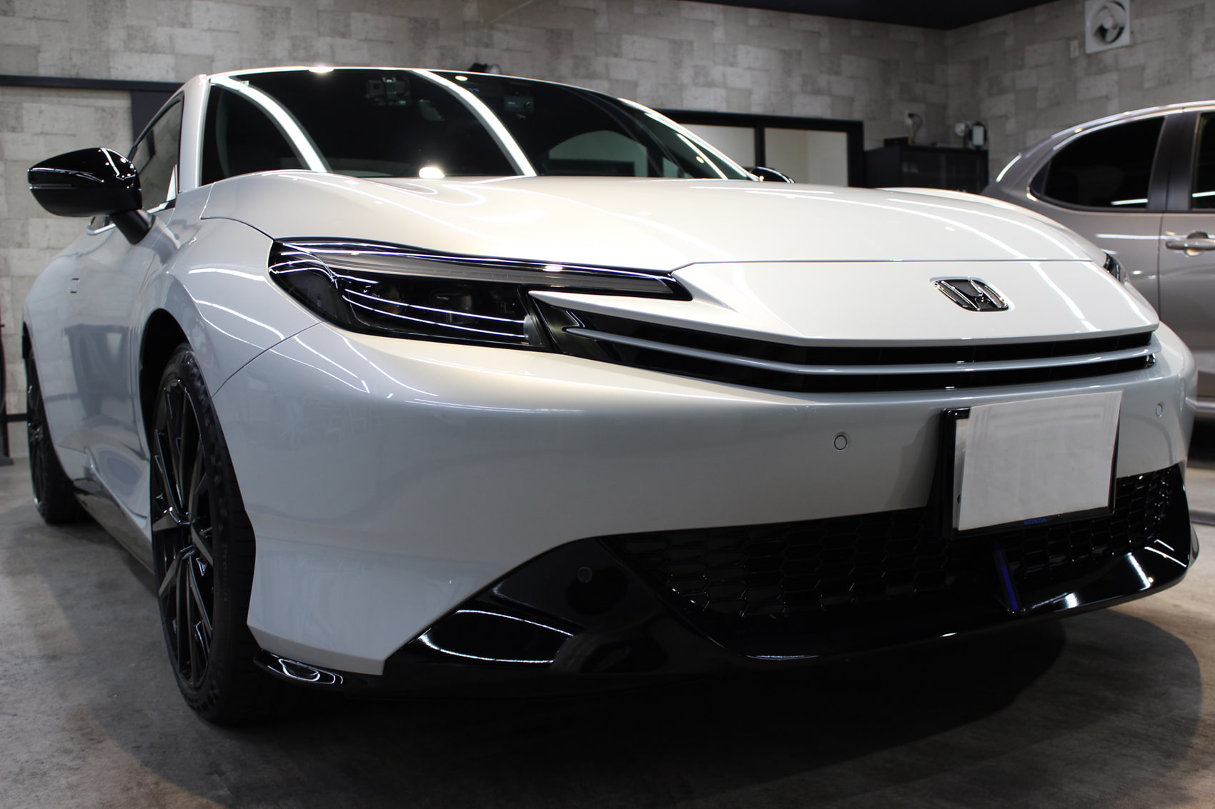 ホンダ プレリュード ムーンリットホワイトパール フロントバンパー右