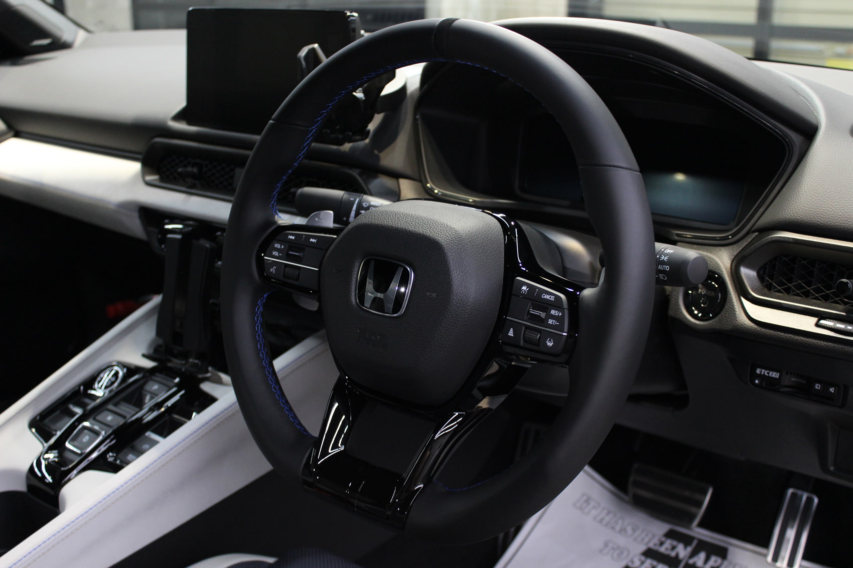 ホンダ プレリュード ムーンリットホワイトパール ステアリングコーティング