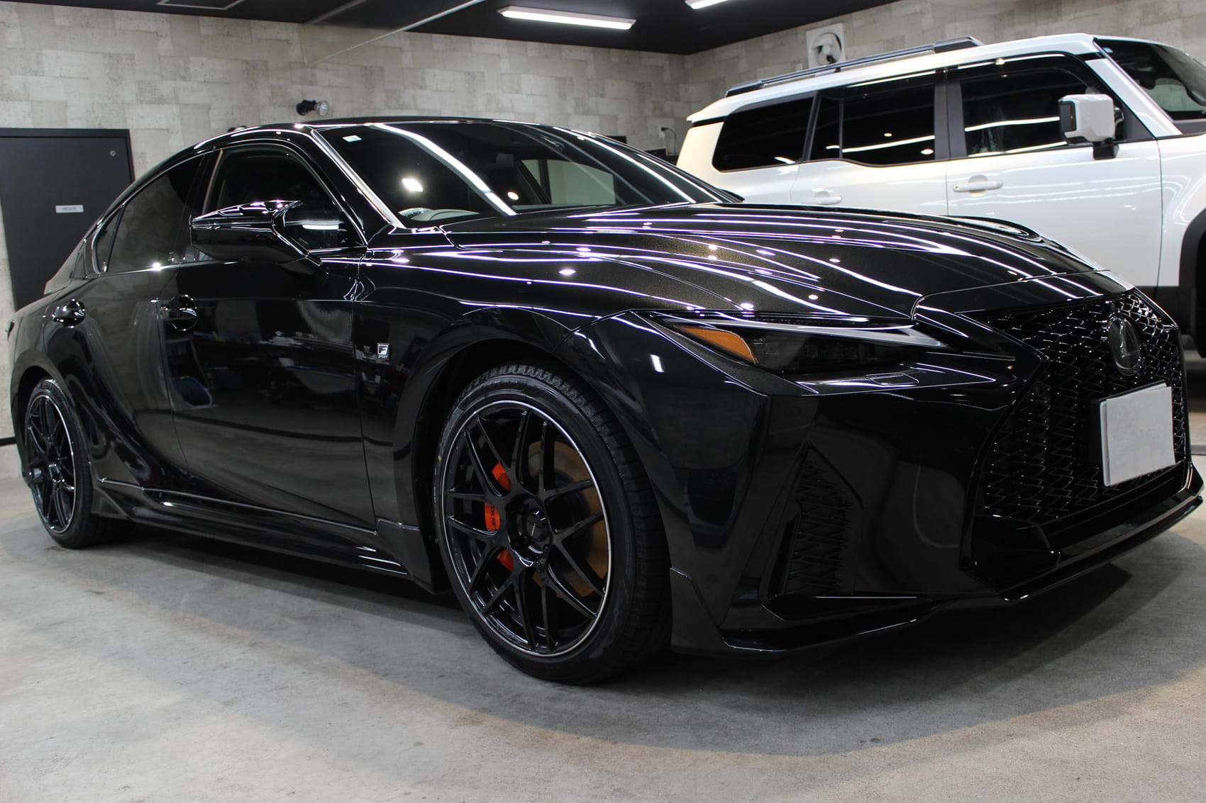 レクサス IS 300h Fスポーツ グラファイトブラックガラスフレーク ホイール右