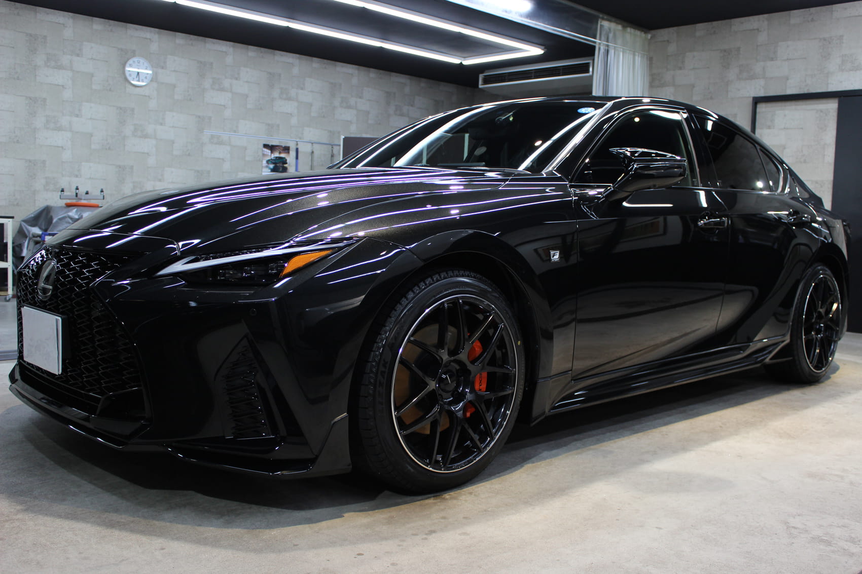 レクサス IS 300h Fスポーツ グラファイトブラックガラスフレーク フェンダー