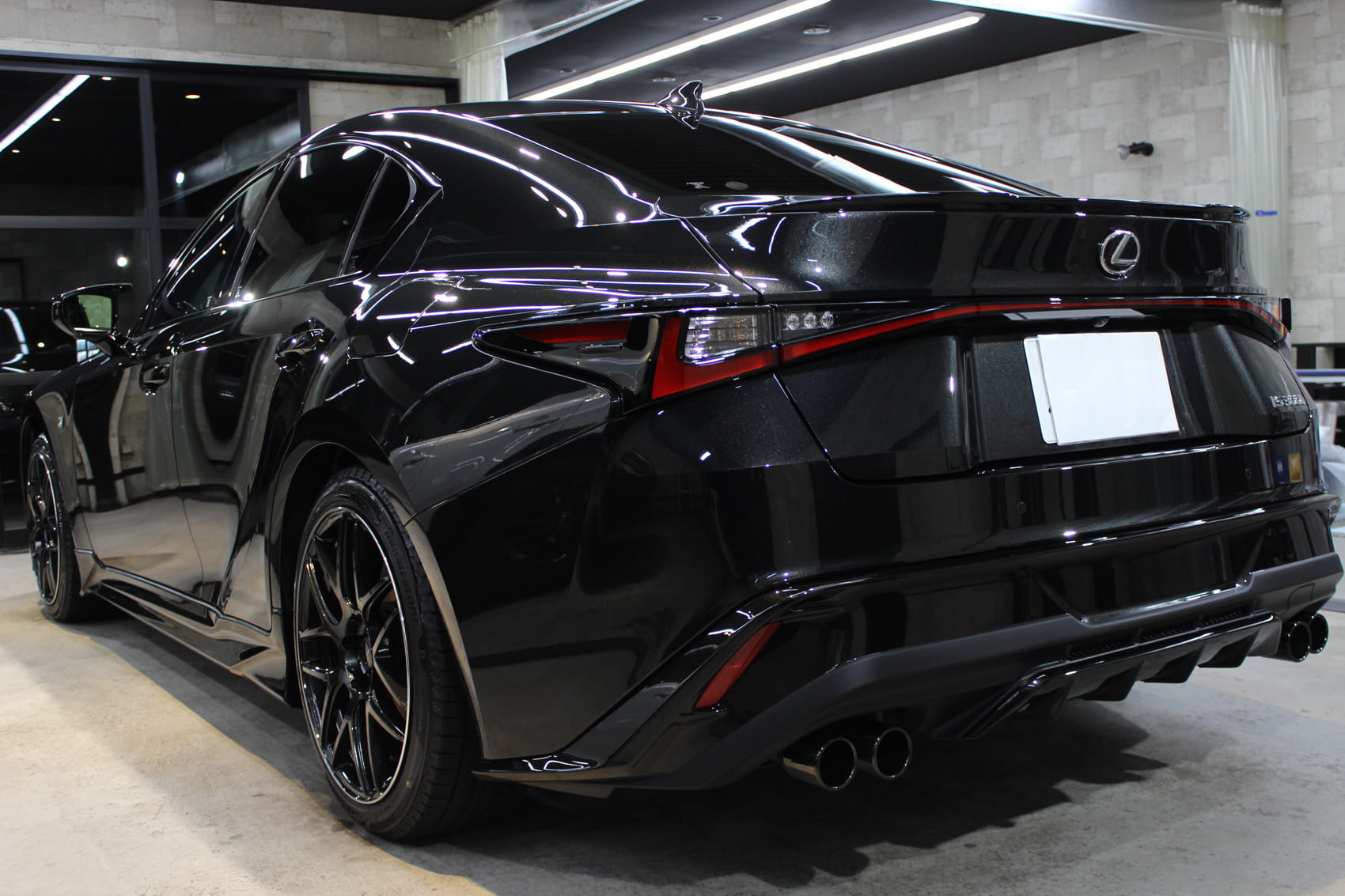 レクサス IS 300h Fスポーツ グラファイトブラックガラスフレーク リアバンパー